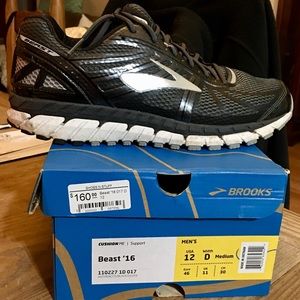Brooks Mens Athletic Shoes size 12D